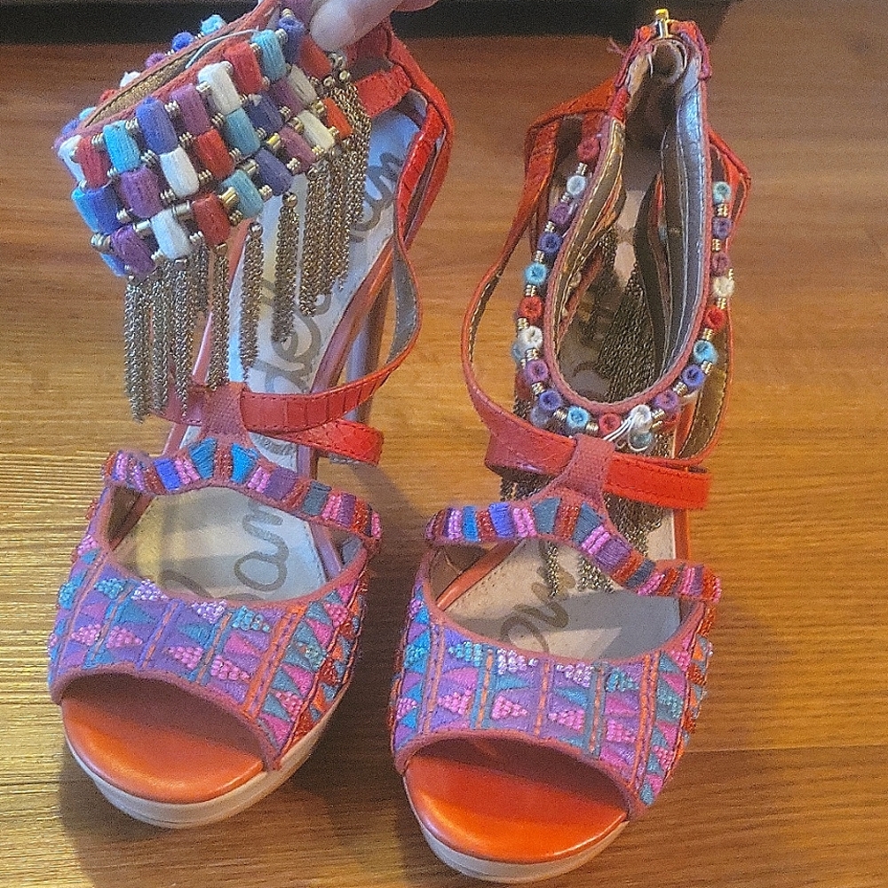 Shoes - Picture 2 of 4